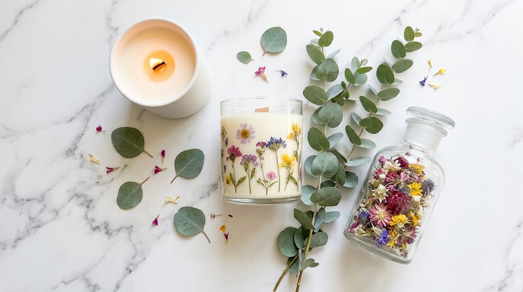  Minimalist Botanical Candles